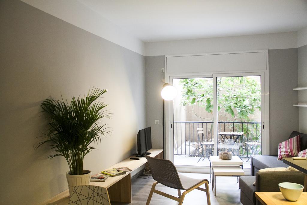 Idyllic Apartment With Terrace Barcelona Room photo